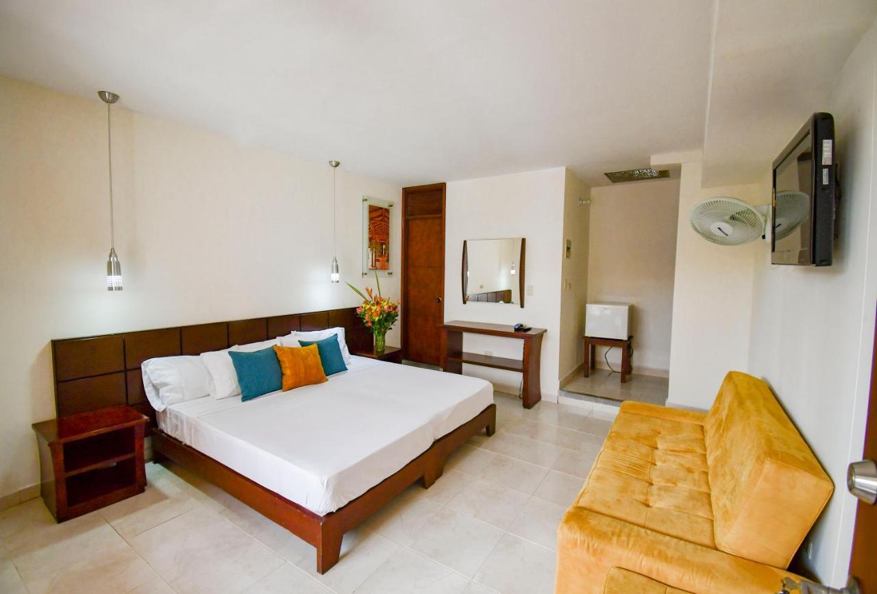 Hotel Monarca Armenia Exterior photo