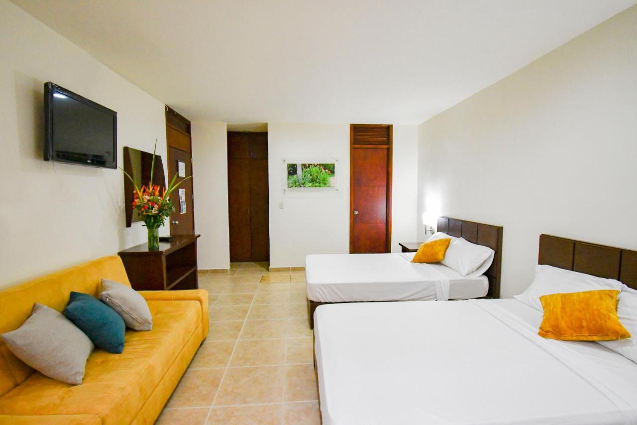 Hotel Monarca Armenia Exterior photo